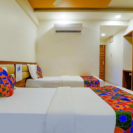 Fabhotel Ramjis Residency Нашик Екстериор снимка
