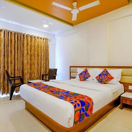 Fabhotel Ramjis Residency Нашик Екстериор снимка