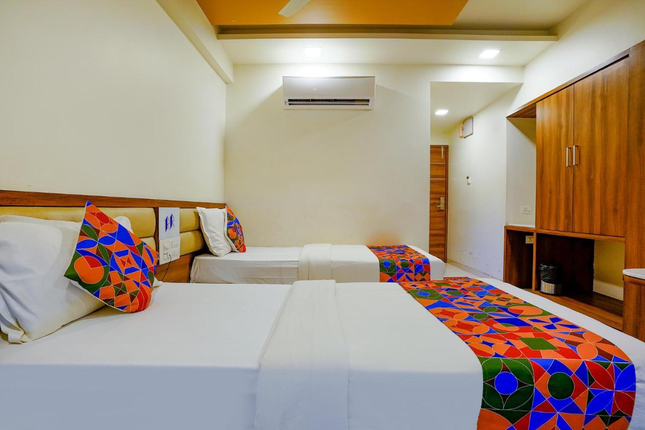 Fabhotel Ramjis Residency Нашик Екстериор снимка