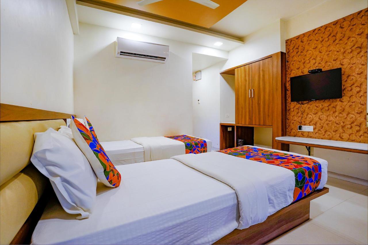 Fabhotel Ramjis Residency Нашик Екстериор снимка