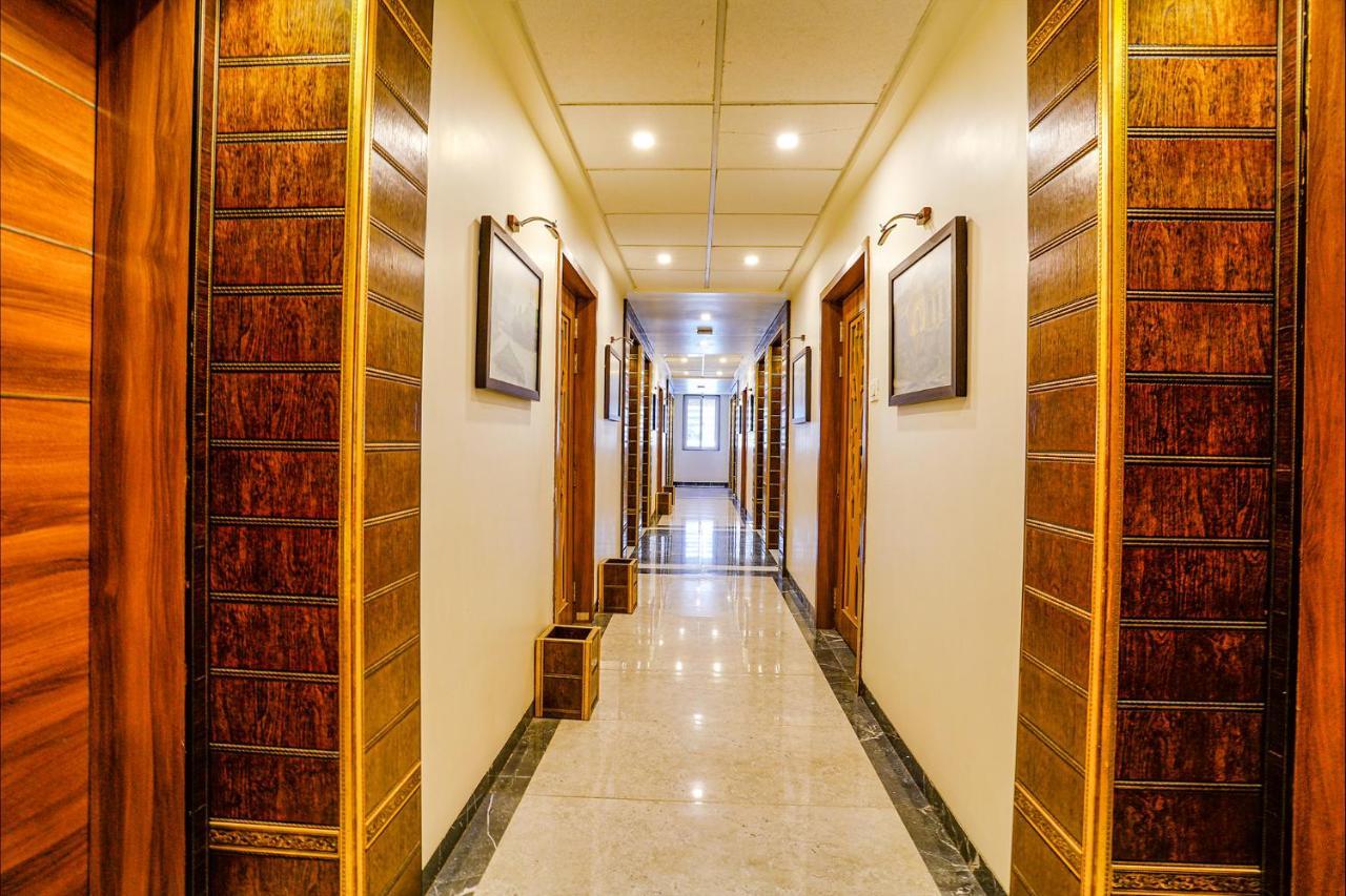 Fabhotel Ramjis Residency Нашик Екстериор снимка