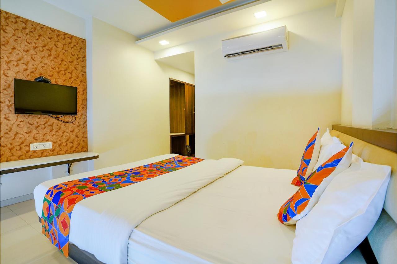 Fabhotel Ramjis Residency Нашик Екстериор снимка