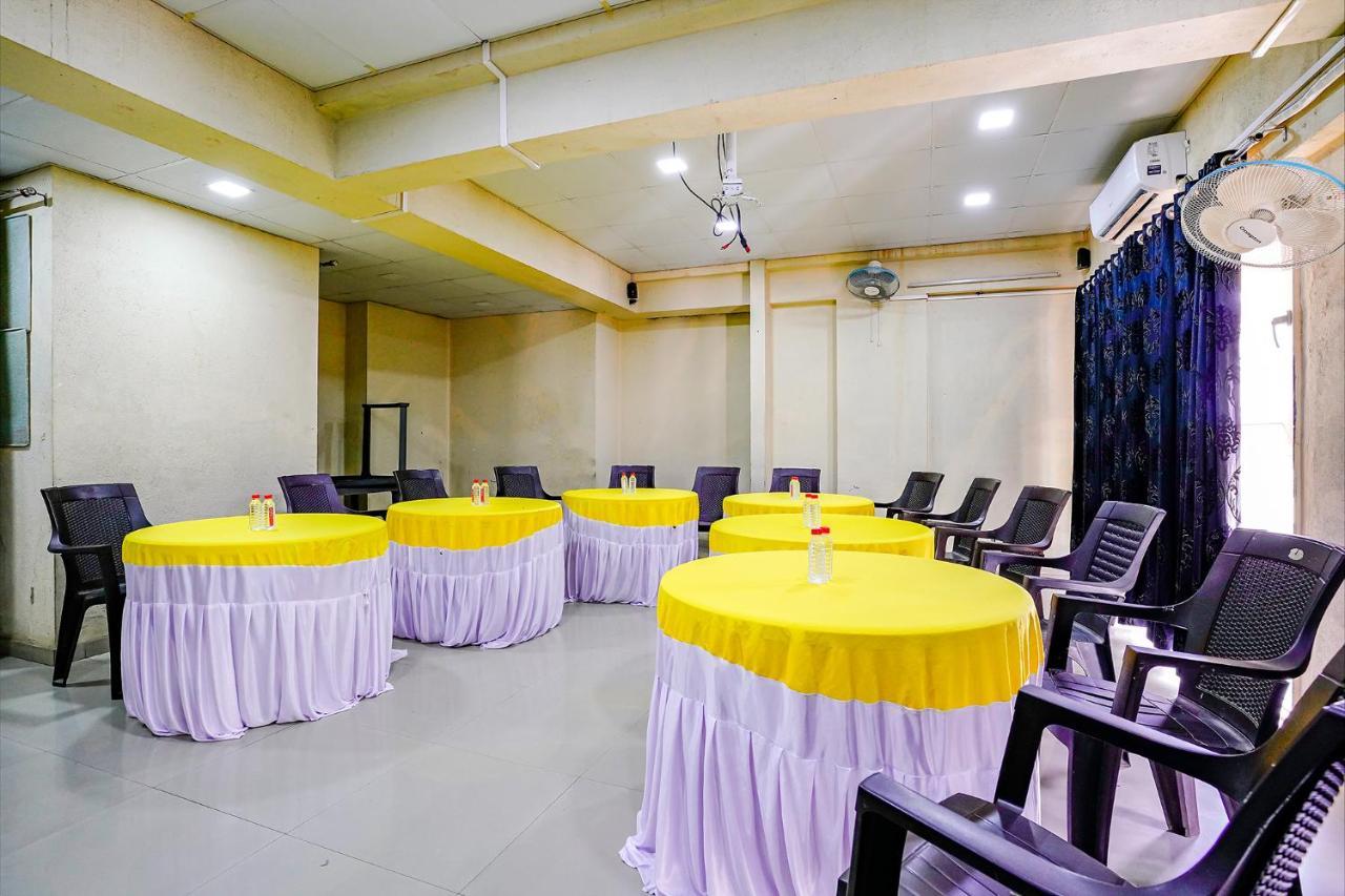 Fabhotel Ramjis Residency Нашик Екстериор снимка